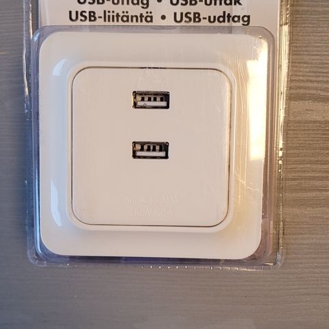 USB-uttak for veggboks, 2xUSB-A 5V, 2,1A