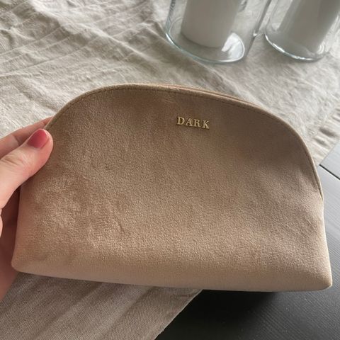 DARK clutch