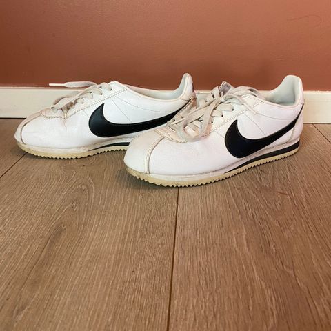 Nike cortez 42.5