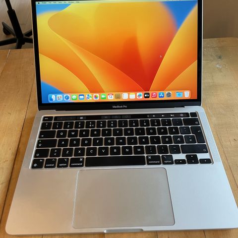Macbook Pro 13" (2020) 256 GB