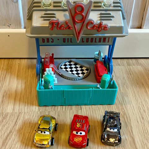 Disney Cars Radiator By Fionas cafe med 3 metallbiler