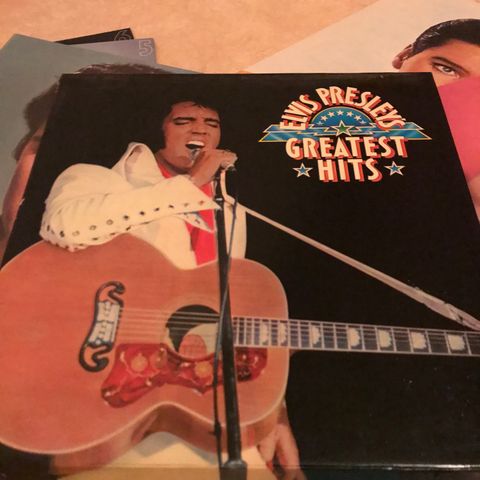 Vintage vinyl 1978 Elvis Presleys Greatest hits LP samling