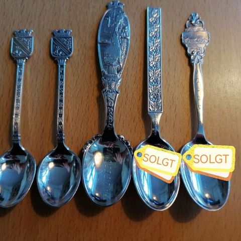 TO SOLGT Fem souvenirskjeer Norge i sølvplett