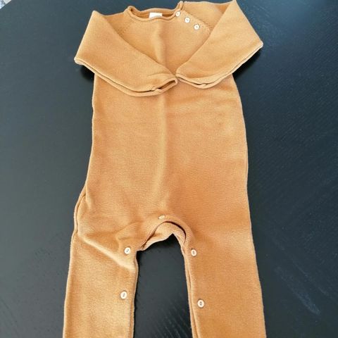 Heldress /Jumpsuit i bomullstrikk str 74