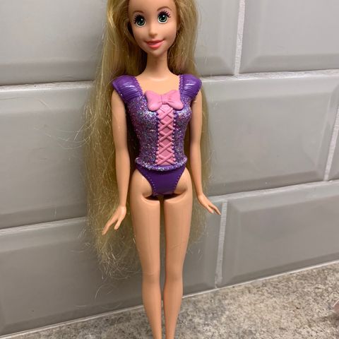 Disney’s Rapunzel dukke fra Mattel 2012 kolleksjon til salgs!