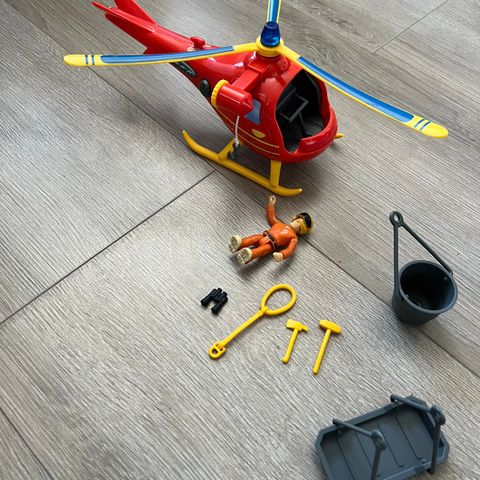 Brannmann Sam Wallaby helikopter med pilot, lys og lyd