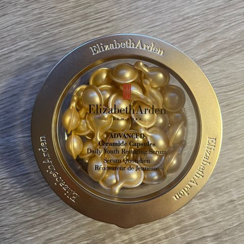 Elizabeth Arden Ceramide Capsules Daily Youth Restoring Serum