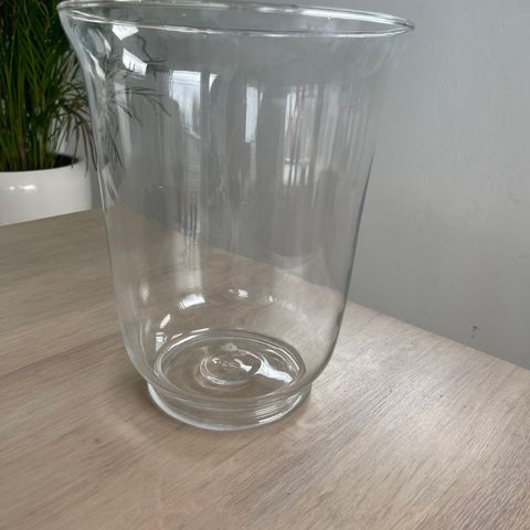 Glass vase