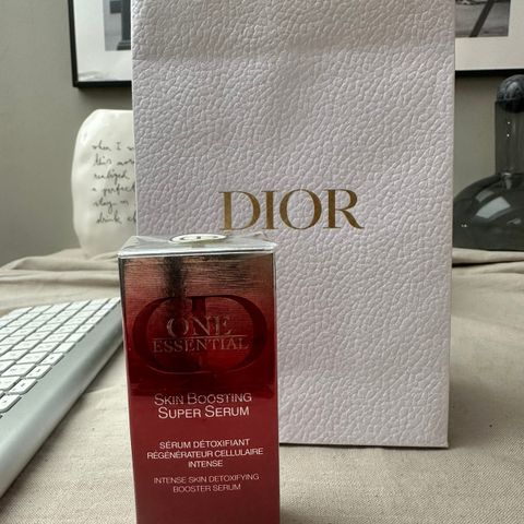 DIOR (Ny i forseglet eske, nypris 1100) - One Essential Serum