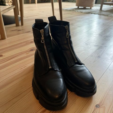 Ankel boots ( ekte skinn)