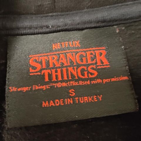 Stranger Things - Hellfire club genser
