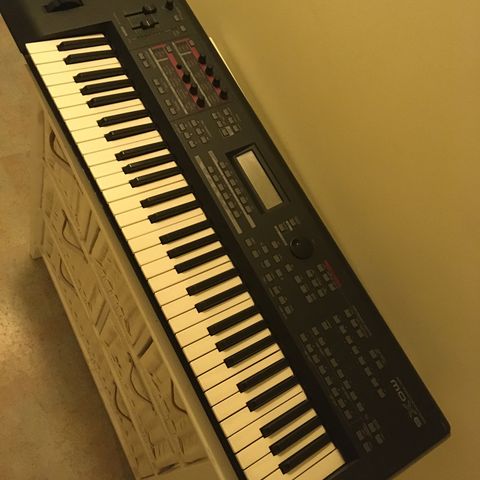 Yamaha MOX 6