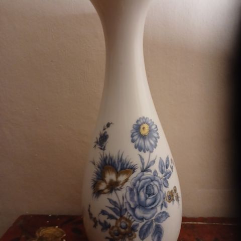 Dekorativ vase fra Kaiser Porselen,Tyskland.