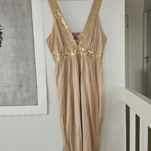 Vintage HM kjole i beige/dus rosa med gullpaljetter