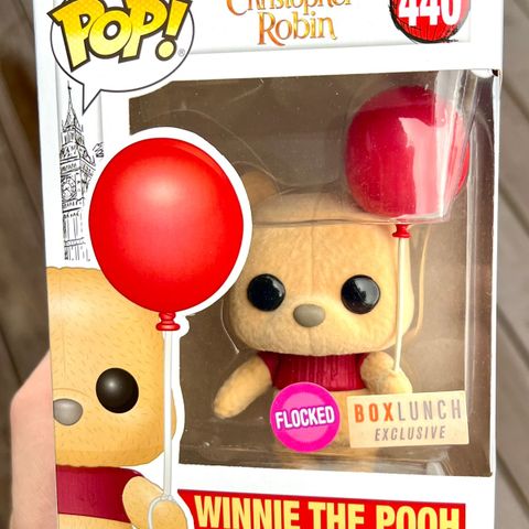 Funko Pop! Winnie the Pooh (w/ Red Balloon) (Flocked) | Christopher Robin (440)