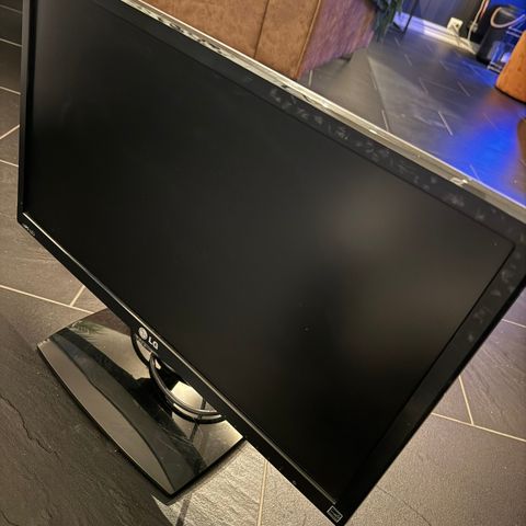 Pc-skjerm - LG Flatron ips235v 23"