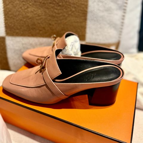 Helt nye Hermes sandaler  / Blossom mule, 37