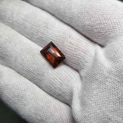 Natural Granat/Garnet Sunset Farger 8.15 CT