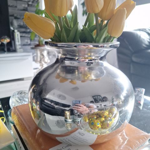 vase med tulipaner