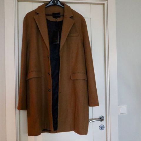 Luca Moretti coat