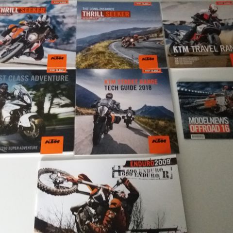 7 stk KTM motorsykkelbrosjyrer selges samlet.