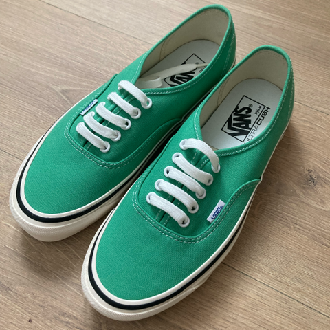 Grønne Vans - AUTHENTIC UNISEX - Skatesko - Str 42