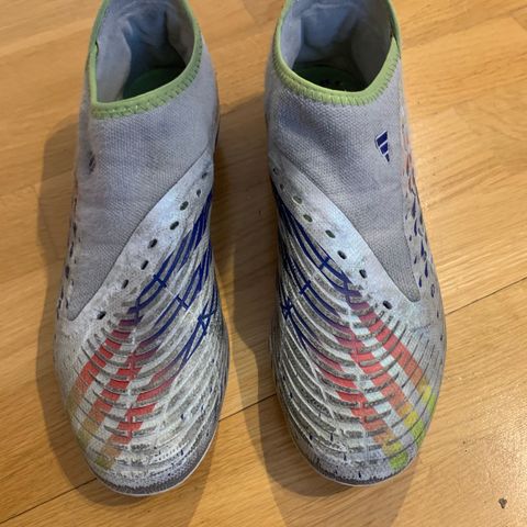 Predator Adidas fotballsko