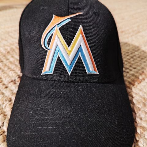 Caps Miami Marlins