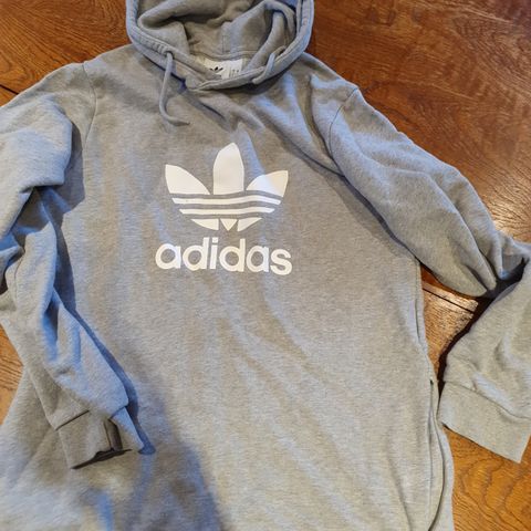 Adidas hettegensere