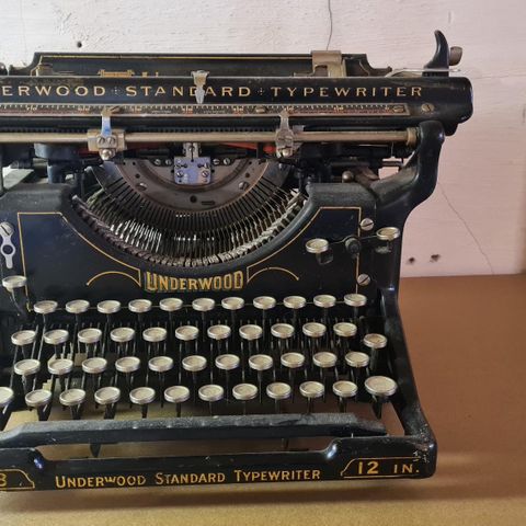 Underwood Typewriter standard