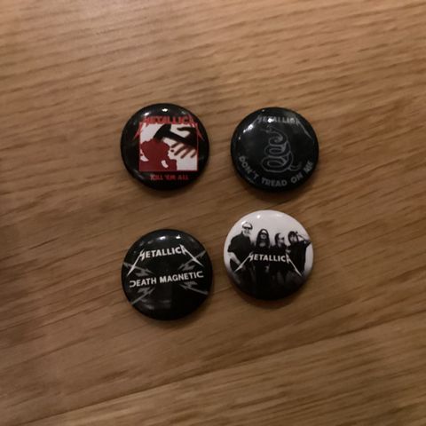 Metallica buttons