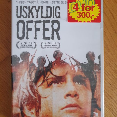 USKYLDIG OFFER I PLAST (2005)