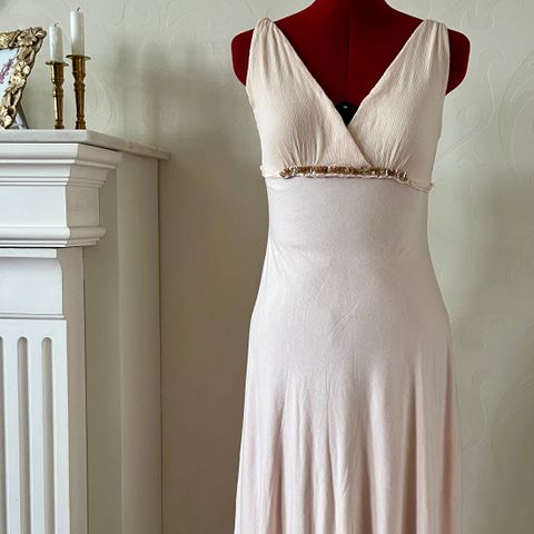 Vakker kjole fra RICCOVERO i dus rosa, str. S