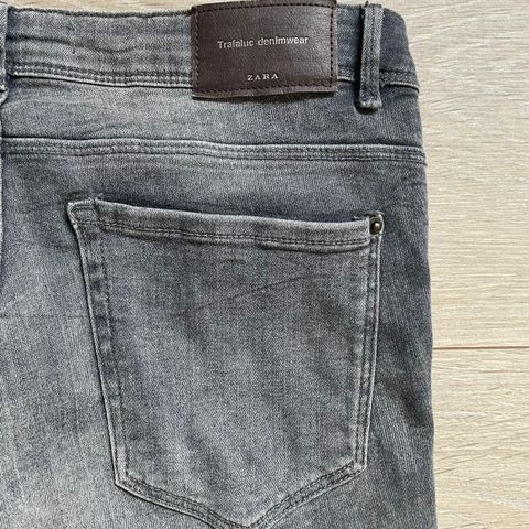 Jeans fra Zara str 38