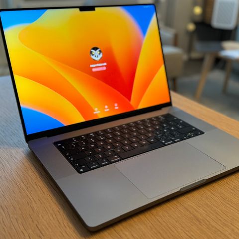 Macbook Pro 2021 16" 16 GB 512 GB SSD Stellargrå