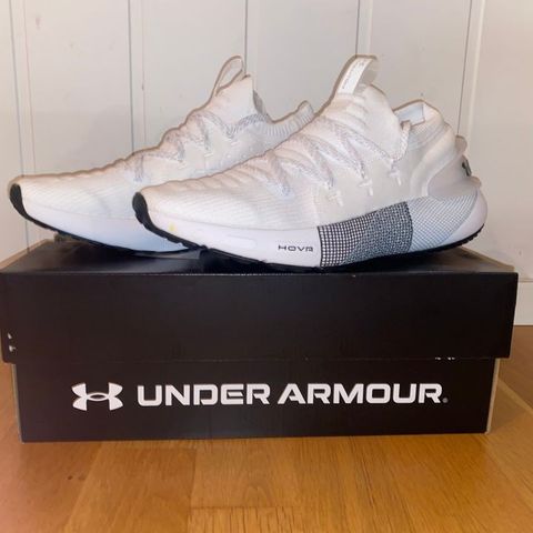 Under Armour sko NY PRIS!!!