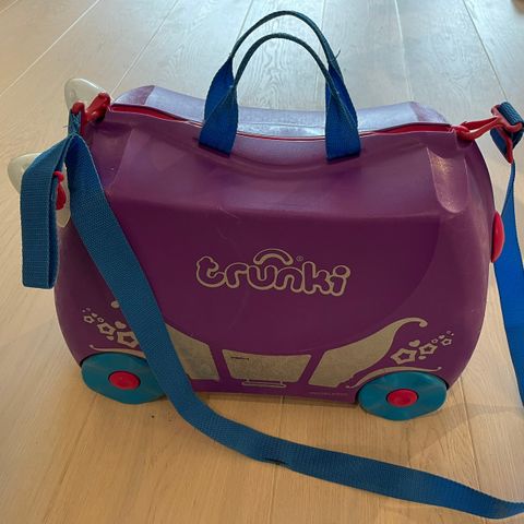 Lilla Trunki koffert selges