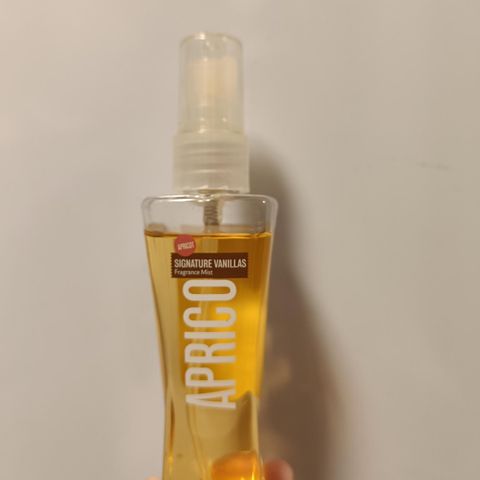 Bodyspray Apricot vanilla Bath and bodyworks