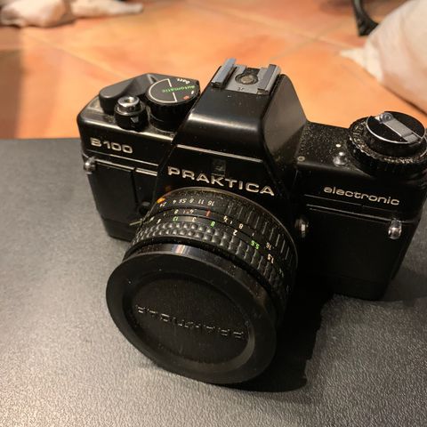 Praktica B100 m/ utstyr og veske