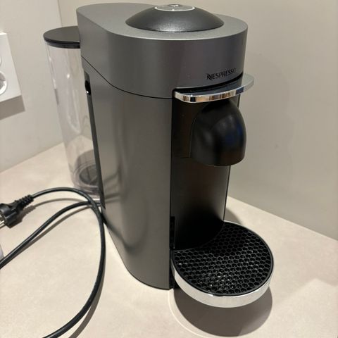Nespresso Vertuo Plus Deluxe grå (titan)