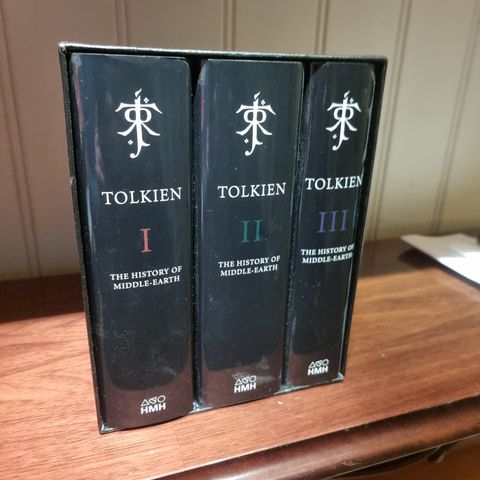 Tolkien - the History of Middel Earth bind 1 til 12 i 3 bøker