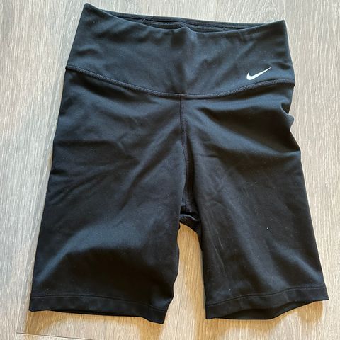 Nike shorts str xs svart