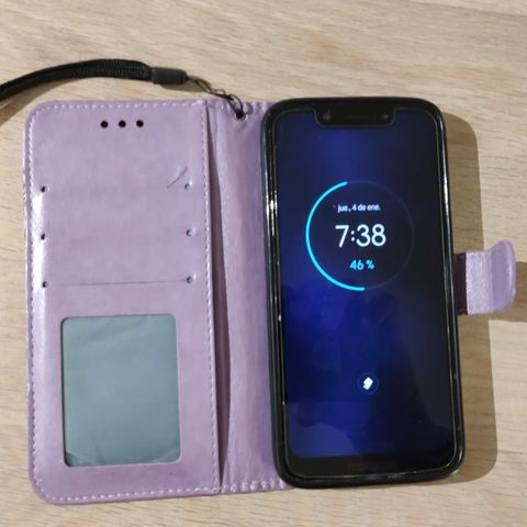 Smartphone Motorola G7 play, good for kids