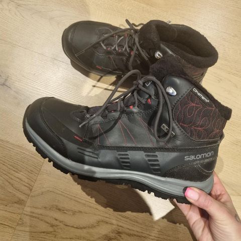 Salomon tursko waterproof vinter damesko Str. 41⅓(små I str 26cm inni)