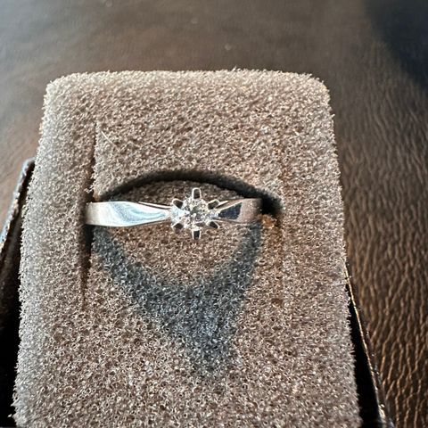 Diamant ring fra Melcher København