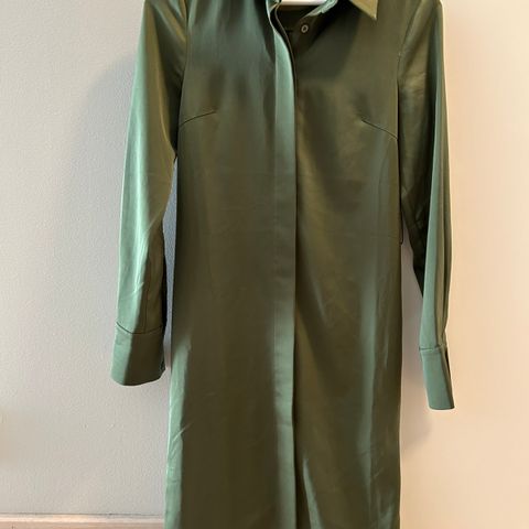 Mørkegrønn lang skjorter  (S)