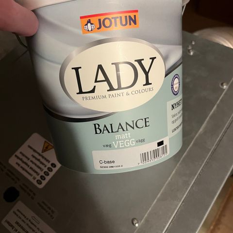 Lady balance Industrial Blue