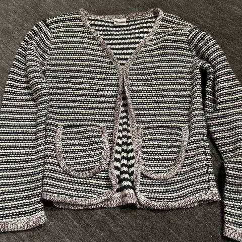 Cardigan i str. 122/128