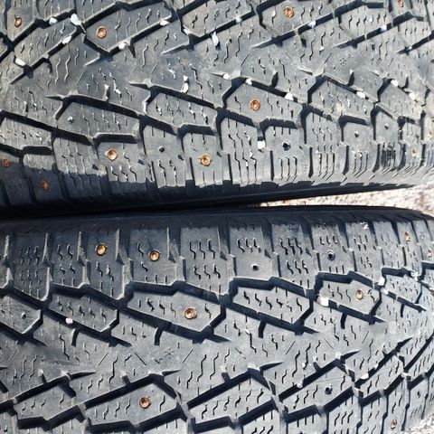 2stk piggdekk 205/65R16C  Nokian hakkapeliitta RC3