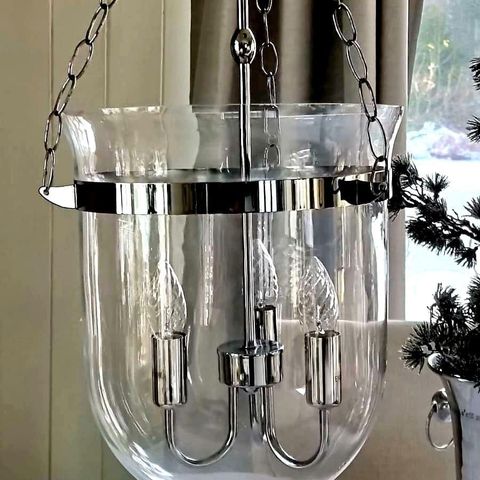 Flott meget pent brukt taklampe med stor glass kuppelen